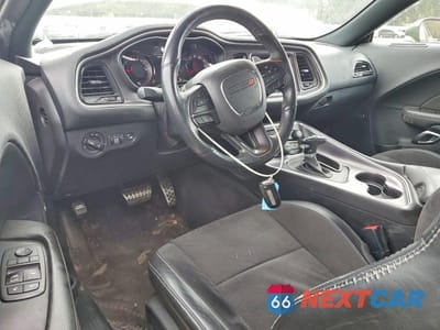 Zdjęcie 8 z 13 samochodu: 2018 DODGE CHALLENGER SXT VIN:2C3CDZAGXJH182812 - miniatura