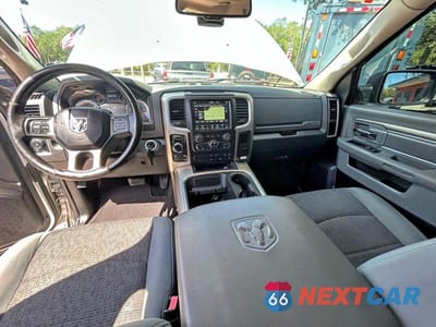 Zdjęcie 9 z 14 samochodu: 2018 RAM 1500 SLT VIN:3C6RR7LG3JG203497 - miniatura