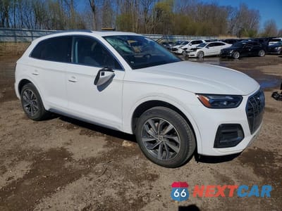 Czwarte zdjęcie samochodu z boku: 2021 AUDI Q5 PREMIUM VIN:WA1AAAFYXM2076785 - miniatura