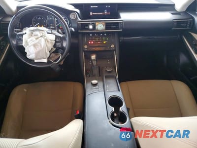 Zdjęcie 8 z 12 samochodu: 2017 LEXUS IS 300 VIN:JTHCM1D23H5020257 - miniatura