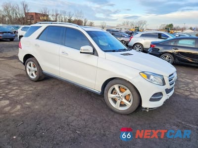 Czwarte zdjęcie samochodu z boku: 2017 MERCEDES-BENZ GLE 350 4MATIC VIN:4JGDA5HB1HA960849 - miniatura