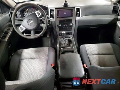 Zdjęcie 8 z 11 samochodu: 2010 JEEP GRAND CHEROKEE LAREDO VIN:1J4PR4GK7AC117460 - miniatura