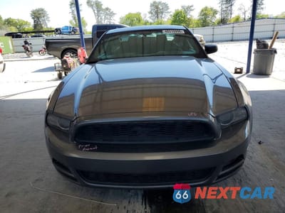Piąte zdjęcie samochodu w środku: 2014 FORD MUSTANG VIN:1ZVBP8AM0E5276450 - miniatura