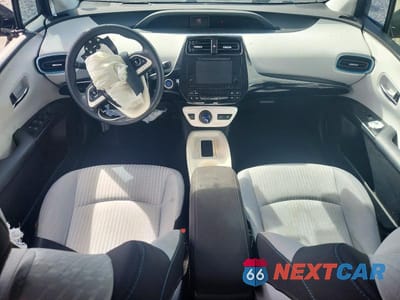 Zdjęcie 8 z 13 samochodu: 2017 TOYOTA PRIUS THREE VIN:JTDKARFU0H3543492 - miniatura