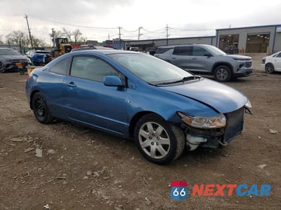 Czwarte zdjęcie samochodu z boku: 2008 HONDA CIVIC LX VIN:2HGFG12628H535174 - miniatura
