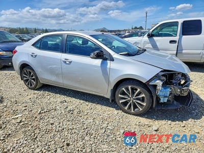 Czwarte zdjęcie samochodu z boku: 2017 TOYOTA COROLLA SE VIN:5YFBURHE1HP694930 - miniatura