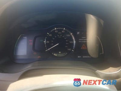 Zdjęcie 9 z 12 samochodu: 2019 HYUNDAI IONIQ BLUE VIN:KMHC65LC0KU182479 - miniatura