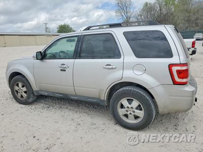 Trzecie zdjęcie samochodu z tyłu: 2010 FORD ESCAPE XLT VIN:1FMCU0D77AKD13184 - miniatura