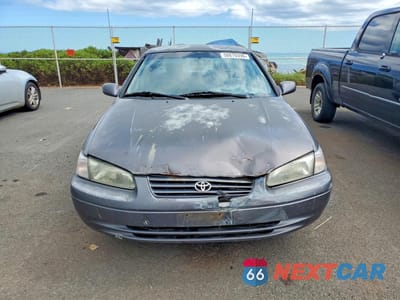 Piąte zdjęcie samochodu w środku: 1999 TOYOTA CAMRY LE VIN:4T1BG22KXXU548214 - miniatura