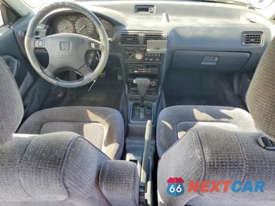 Zdjęcie 8 z 12 samochodu: 1993 HONDA ACCORD EX VIN:JHMCB7676PC052857 - miniatura