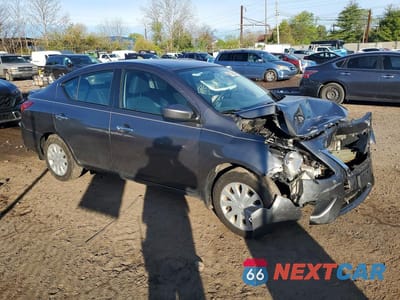 Czwarte zdjęcie samochodu z boku: 2018 NISSAN VERSA SV VIN:3N1CN7AP2JL830814 - miniatura