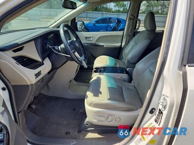 Zdjęcie 7 z 14 samochodu: 2015 TOYOTA SIENNA XLE PREMIUM 8-PASSENGER VIN:5TDYK3DC4FS630743 - miniatura