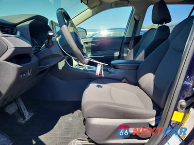 Zdjęcie 7 z 13 samochodu: 2019 TOYOTA RAV4 XLE VIN:JTMP1RFV6KD038699 - miniatura