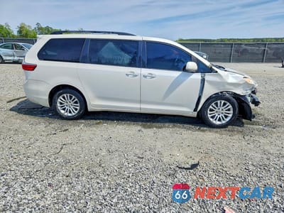 Czwarte zdjęcie samochodu z boku: 2015 TOYOTA SIENNA XLE PREMIUM 8-PASSENGER VIN:5TDYK3DC4FS630743 - miniatura