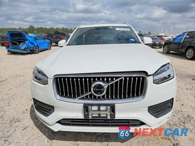 Piąte zdjęcie samochodu w środku: 2021 VOLVO XC90 T6 MOMENTUM VIN:YV4A22PKXM1769488 - miniatura