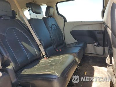 Zdjęcie 10 z 12 samochodu: 2017 CHRYSLER PACIFICA TOURING L VIN:2C4RC1BG3HR670240 - miniatura