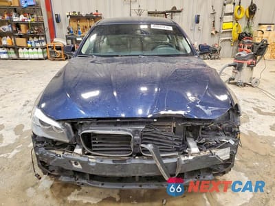 Piąte zdjęcie samochodu w środku: 2011 BMW 550 XI VIN:WBAFU9C57BC783780 - miniatura