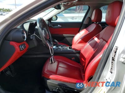 Zdjęcie 7 z 12 samochodu: 2021 ALFA ROMEO GIULIA SPORT VIN:ZARFAMAN0M7641922 - miniatura