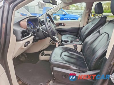 Zdjęcie 7 z 13 samochodu: 2019 CHRYSLER PACIFICA VIN:2C4RC1BG9KR531544 - miniatura