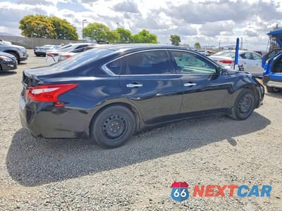 Trzecie zdjęcie samochodu z tyłu: 2016 NISSAN ALTIMA 2.5 S VIN:1N4AL3APXGN383330 - miniatura