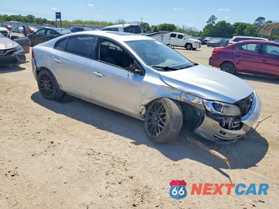 Czwarte zdjęcie samochodu z boku: 2017 VOLVO S60 PLATINUM VIN:LYV402HM5HB149975 - miniatura