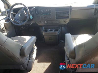 Zdjęcie 8 z 13 samochodu: 2023 CHEVROLET EXPRESS G3500 LS VIN:1GAZGNFP2P1104166 - miniatura