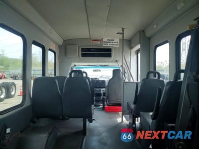 Zdjęcie 11 z 13 samochodu: 2014 FORD E350 SHUTTLE BUS VIN:1FDWE3FL9EDB19921 - miniatura