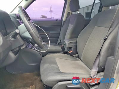 Zdjęcie 7 z 12 samochodu: 2016 JEEP PATRIOT LATITUDE VIN:1C4NJPFA7GD633206 - miniatura