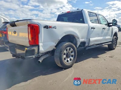 Czwarte zdjęcie samochodu z boku: 2024 FORD F250 SUPER DUTY VIN:1FT7W2BN1REE22621 - miniatura
