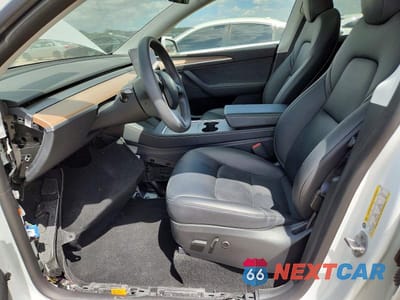 Zdjęcie 7 z 12 samochodu: 2023 TESLA MODEL Y VIN:7SAYGDEE1PA076266 - miniatura