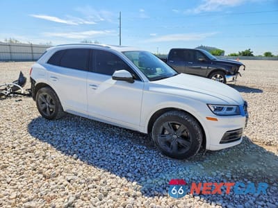 Czwarte zdjęcie samochodu z boku: 2018 AUDI Q5 PREMIUM PLUS VIN:WA1BNAFYXJ2050031 - miniatura