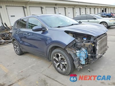 Czwarte zdjęcie samochodu z boku: 2020 KIA SPORTAGE LX VIN:KNDPMCAC7L7791300 - miniatura