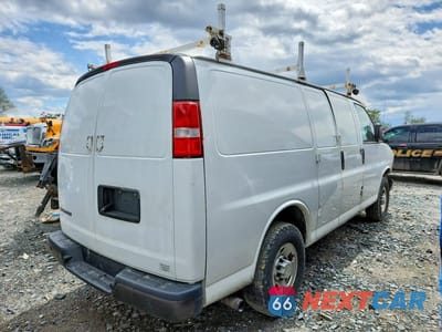 Trzecie zdjęcie samochodu z tyłu: 2020 CHEVROLET EXPRESS G VIN:1GCWGAFP0L1165609 - miniatura