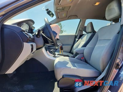 Zdjęcie 7 z 12 samochodu: 2016 HONDA ACCORD VIN:1HGCR2F33GA232663 - miniatura