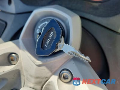 Zdjęcie 8 z 9 samochodu: 2012 CAN-AM SPYDER ROADSTER RT-LTD VIN:2BXJBRC18CV000143 - miniatura