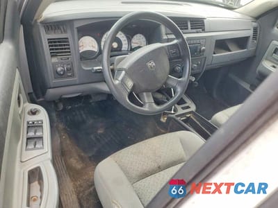 Zdjęcie 8 z 12 samochodu: 2008 DODGE DAKOTA SXT VIN:1D7HW38N48S535051 - miniatura