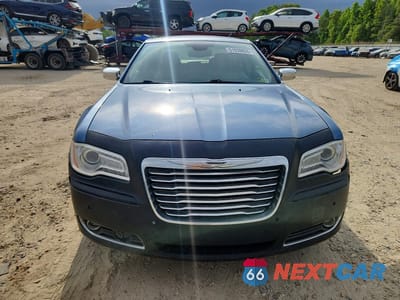 Piąte zdjęcie samochodu w środku: 2011 CHRYSLER 300 LIMITED VIN:2C3CA5CG9BH596101 - miniatura