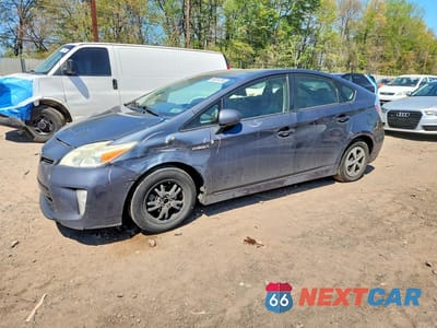 2015 TOYOTA PRIUS TWO JTDKN3DU7F0478756 - główne zdjęcie licytacji z USA - miniatura
