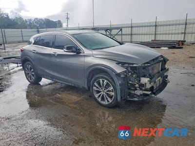 Czwarte zdjęcie samochodu z boku: 2017 INFINITI QX30 LUXURY VIN:SJKCH5CR9HA018898 - miniatura
