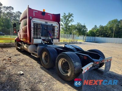 Trzecie zdjęcie samochodu z tyłu: 2019 VOLVO VNL SEMI TRUCK VIN:4V4NC9EH9KN899323 - miniatura