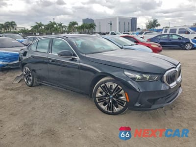 Czwarte zdjęcie samochodu z boku: 2024 BMW 530 I VIN:WBA43FJ07RCR11493 - miniatura