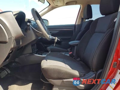 Zdjęcie 7 z 13 samochodu: 2019 MITSUBISHI OUTLANDER SE VIN:JA4AZ3A31KZ006953 - miniatura