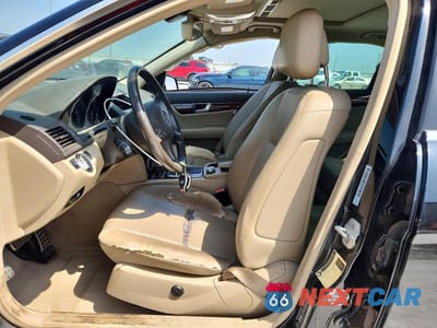 Zdjęcie 7 z 12 samochodu: 2011 MERCEDES-BENZ C 300 VIN:WDDGF5EB1BR140311 - miniatura