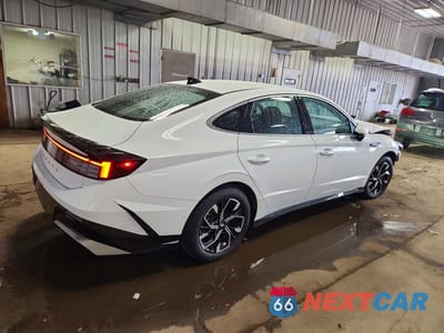 Trzecie zdjęcie samochodu z tyłu: 2025 HYUNDAI SONATA SEL VIN:KMHL64JA8SA503195 - miniatura