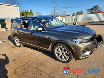 Czwarte zdjęcie samochodu z boku: 2022 BMW X7 XDRIVE40I VIN:5UXCW2C01N9L61256 - miniatura