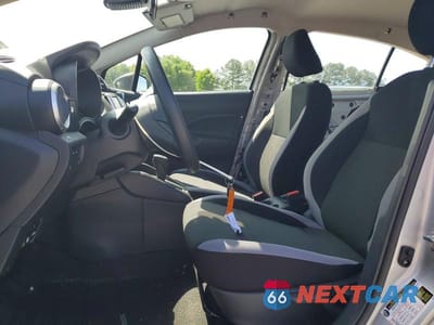 Zdjęcie 7 z 13 samochodu: 2025 NISSAN VERSA S VIN:3N1CN8DV4SL895052 - miniatura