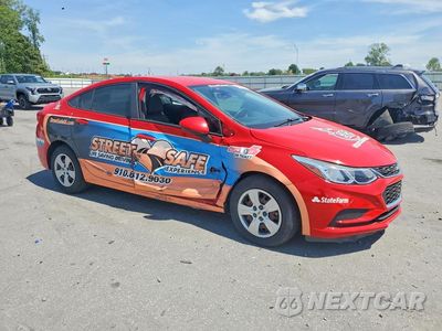 Czwarte zdjęcie samochodu z boku: 2018 CHEVROLET CRUZE LS VIN:1G1BC5SM7J7157491 - miniatura