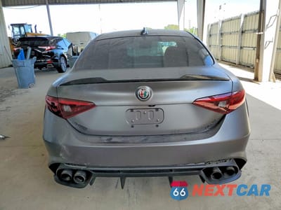 Zdjęcie 6 z 13 samochodu: 2019 ALFA ROMEO GIULIA QUADRIFOGLIO VIN:ZARFAMEV4K7599861 - miniatura