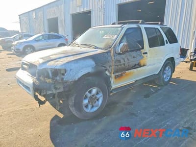 2001 NISSAN PATHFINDER SE JN8DR09X61W579957 - główne zdjęcie licytacji z USA - miniatura