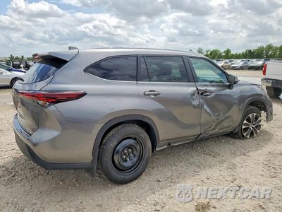 Trzecie zdjęcie samochodu z tyłu: 2026 TOYOTA HIGHLA XLE VIN:5TDKDRBH6TS598522 - miniatura